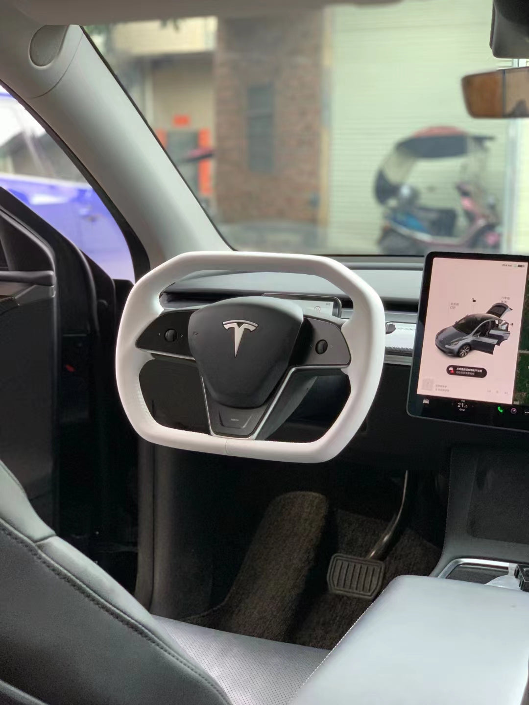 New Cyber Design Steering Wheel for Model Y /3