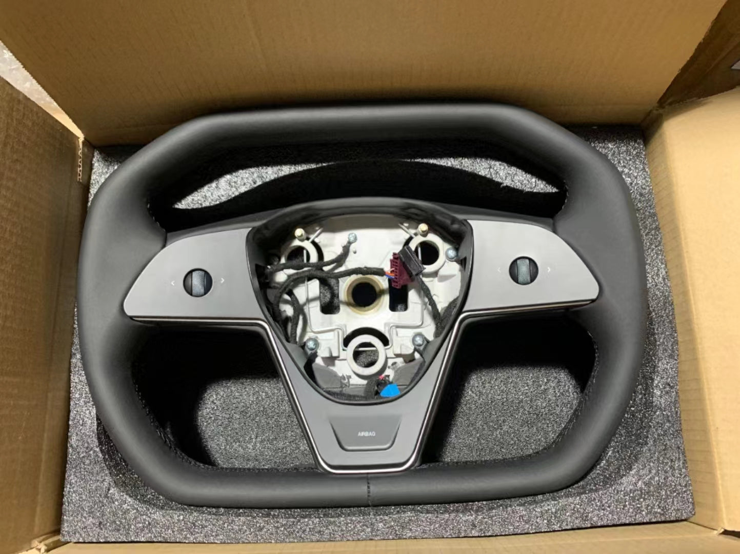 New Cyber Design Steering Wheel for Model Y /3