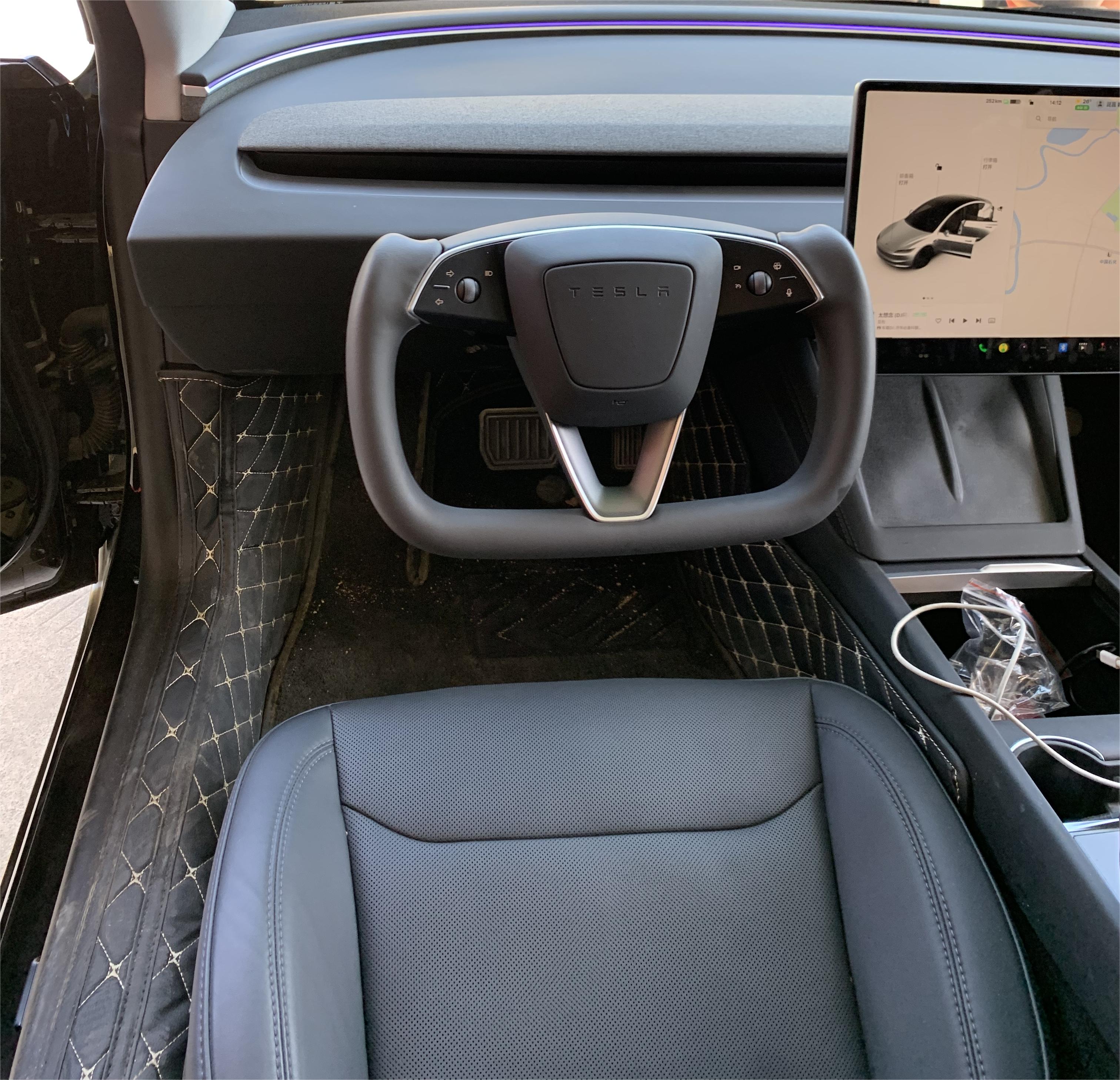 New Tesla Model 3 Highland Yoke Steering Wheel